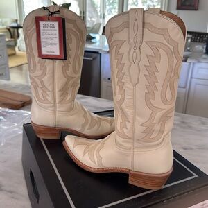 NWT Lucchese CR Cow Vamp Stitch Western size 7.5